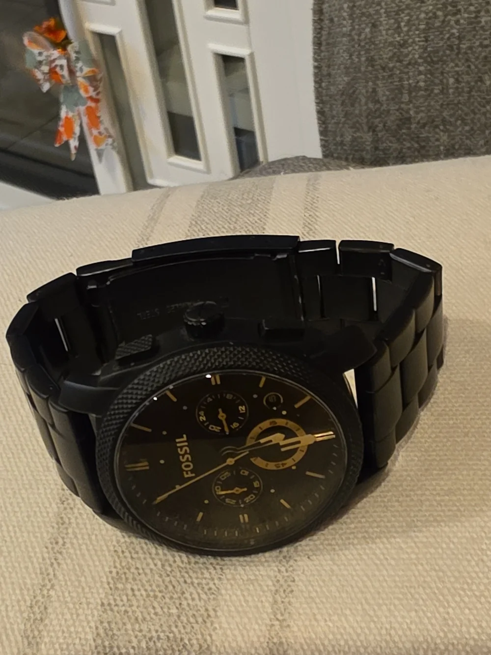 Fossil needs battery